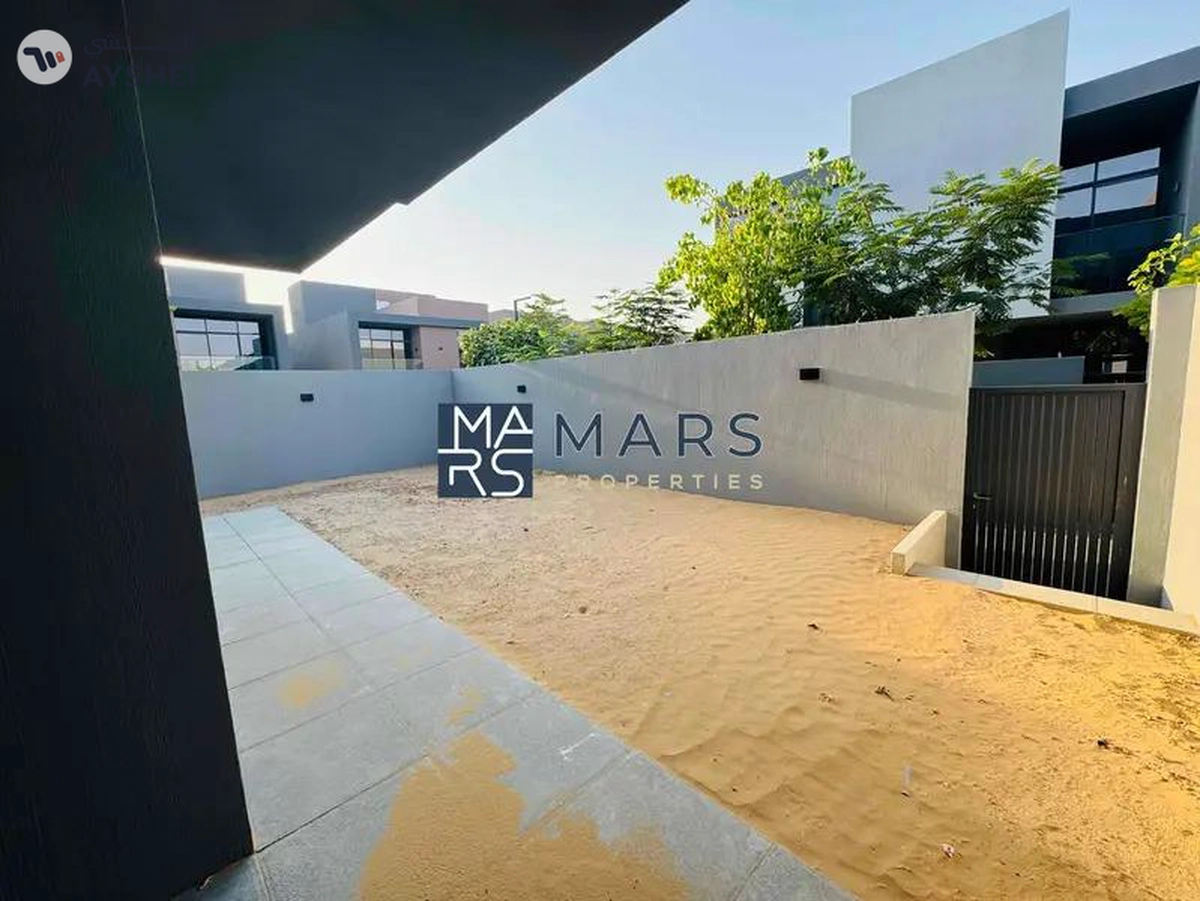 Luxury 4 bedroom corner unit with majlis for rent in Robinia just 190k-1-1