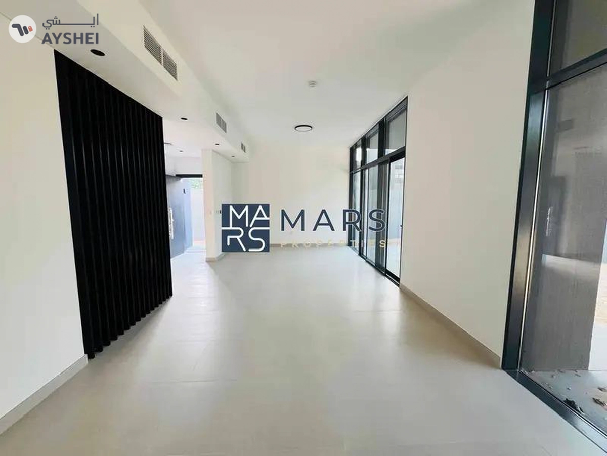 Luxury 4 bedroom corner unit with majlis for rent in Robinia just 190k-2-2