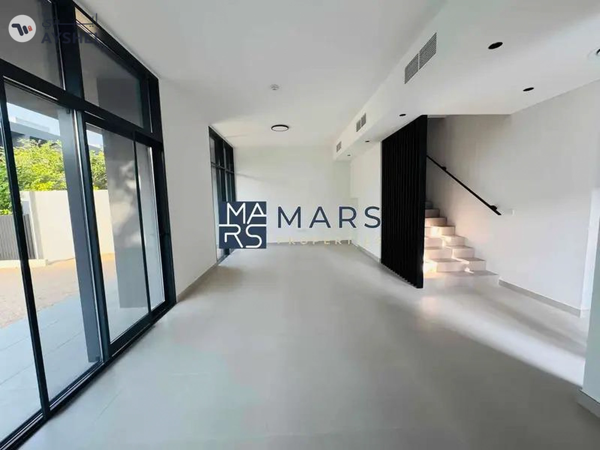 Luxury 4 bedroom corner unit with majlis for rent in Robinia just 190k-3-3