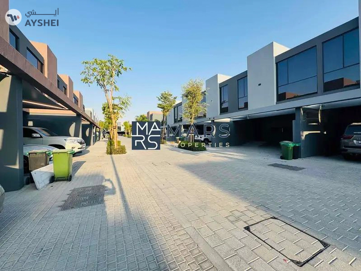 Luxury 4 bedroom corner unit with majlis for rent in Robinia just 190k-5-5