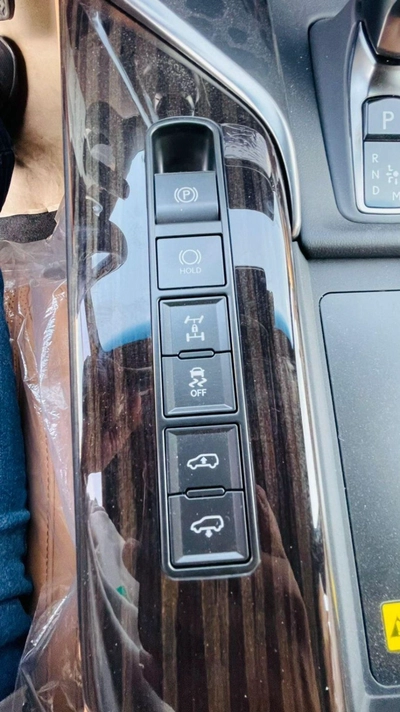 Lexus LX700h Signature-10