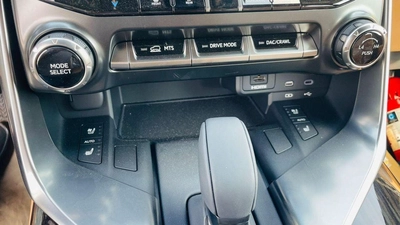 Lexus LX700h Signature-11