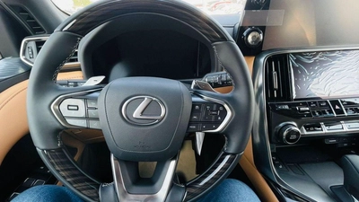 Lexus LX700h Signature-12