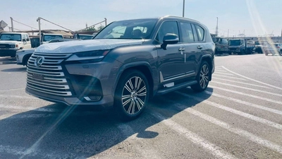 Lexus LX700h Signature-1