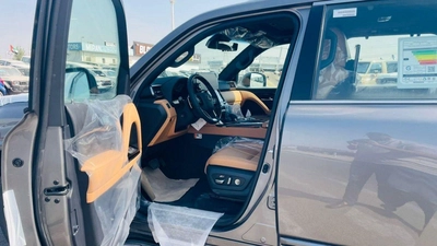 Lexus LX700h Signature-4