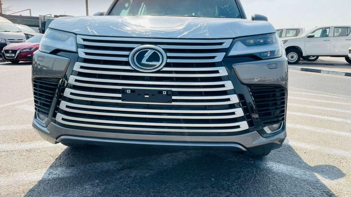 Lexus LX700h Signature-13-0