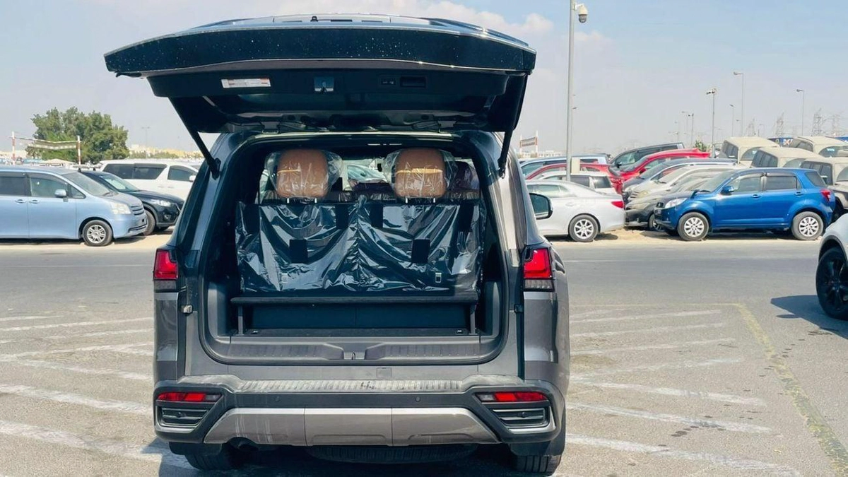 Lexus LX700h Signature-19-0