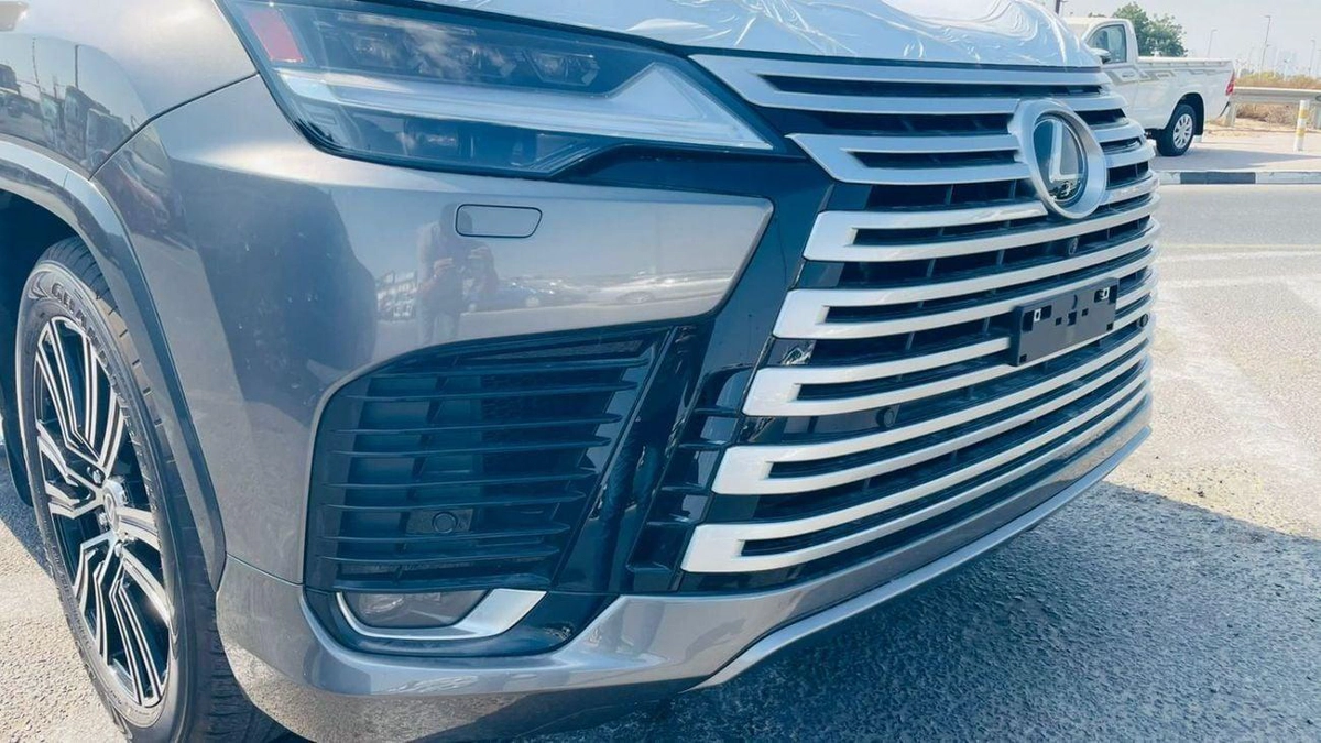 Lexus LX700h Signature-21-0
