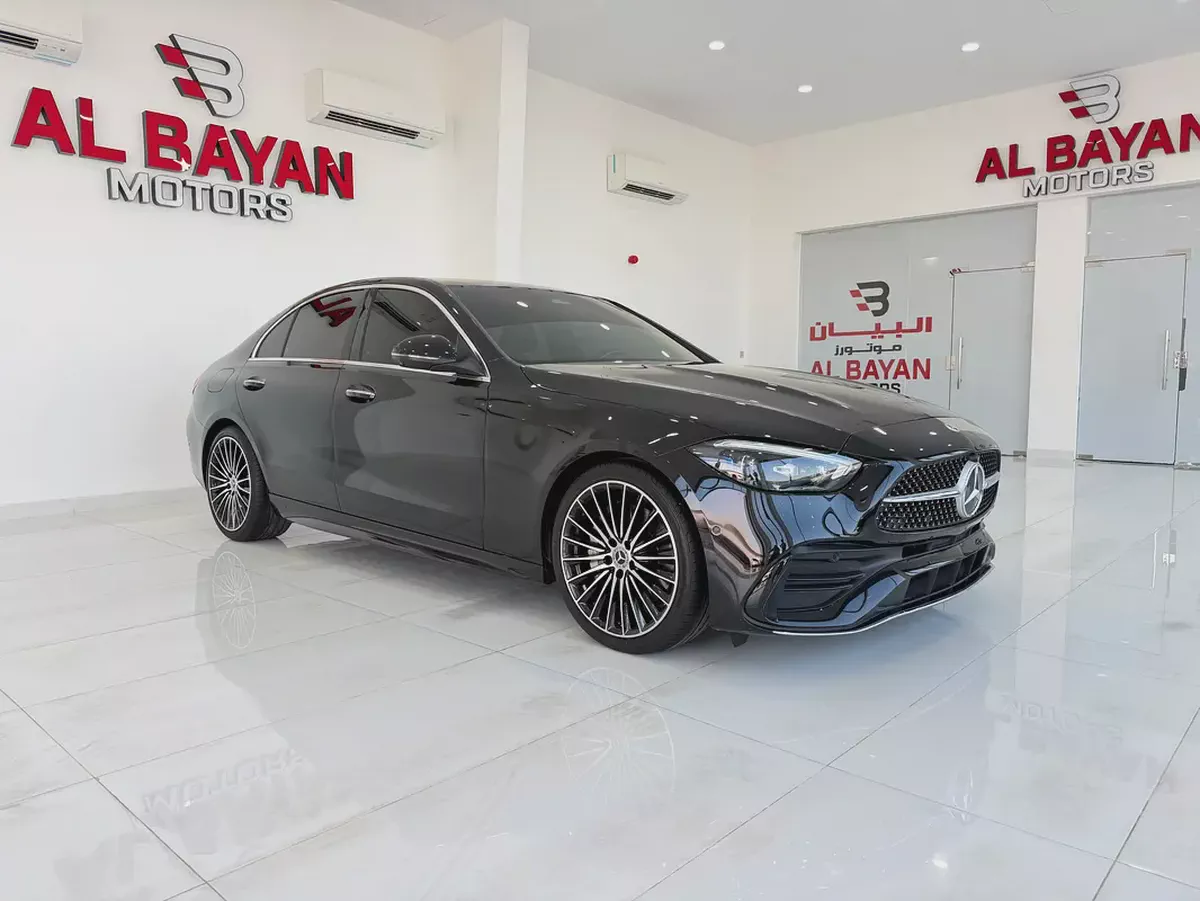 مرسيدس بنز C200 اسود / احمر 2023 (خليجي)