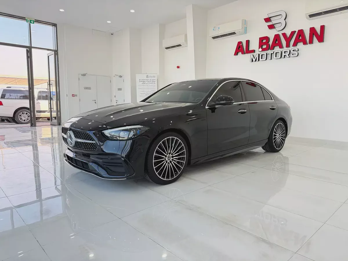 مرسيدس بنز C200 اسود / احمر 2023 (خليجي)-1-1