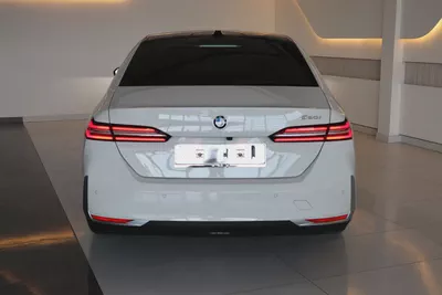 BMW 520i 2026-14000KM- GCC Specs - Pristine Condition-Under warranty  Service-5