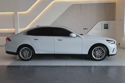 BMW 520i 2026-14000KM- GCC Specs - Pristine Condition-Under warranty  Service-6