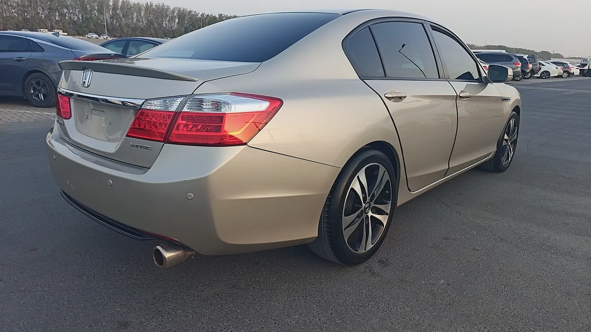 Honda Accord SE 2016 GCC Specs-11-11