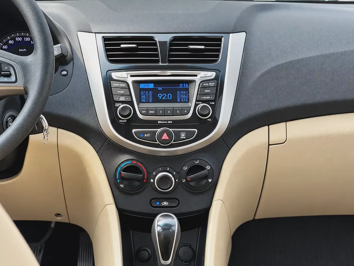 AED 680 EMI PM | HYUNDAI ACCENT | GLS | 1.6L | ORIGINAL PAINT | 0% DOWNPAYMENT-12-12