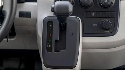 Toyota Hiace Commuter GL High Roof 3.5L-18