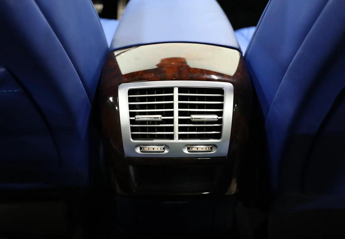Upgrade Newest Shape | Maybach Kit | GCC | Perfect Condition-3-3