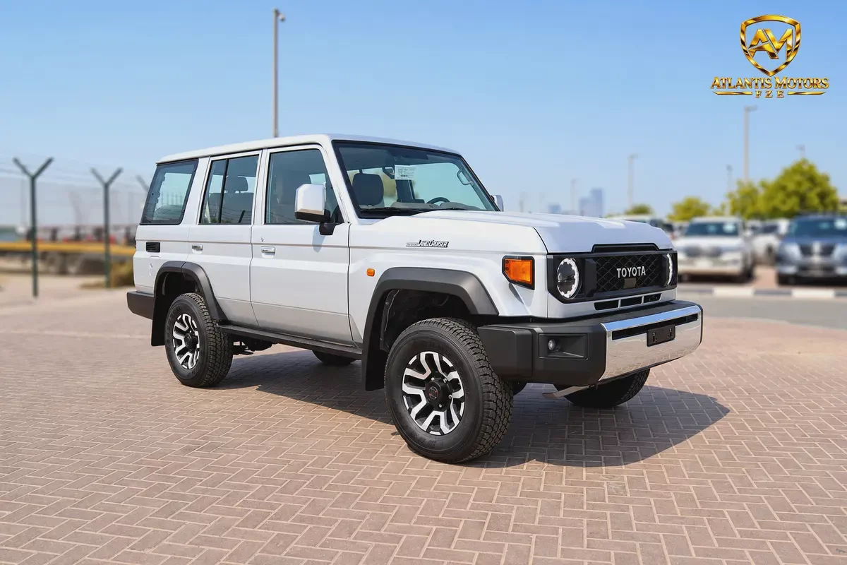 Toyota Land Cruiser 70 Series LC 76 VXR 2026 GCC Specs-1-1