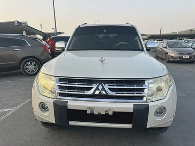 Mitsubshi pajero 2010 white color fullopshin-0