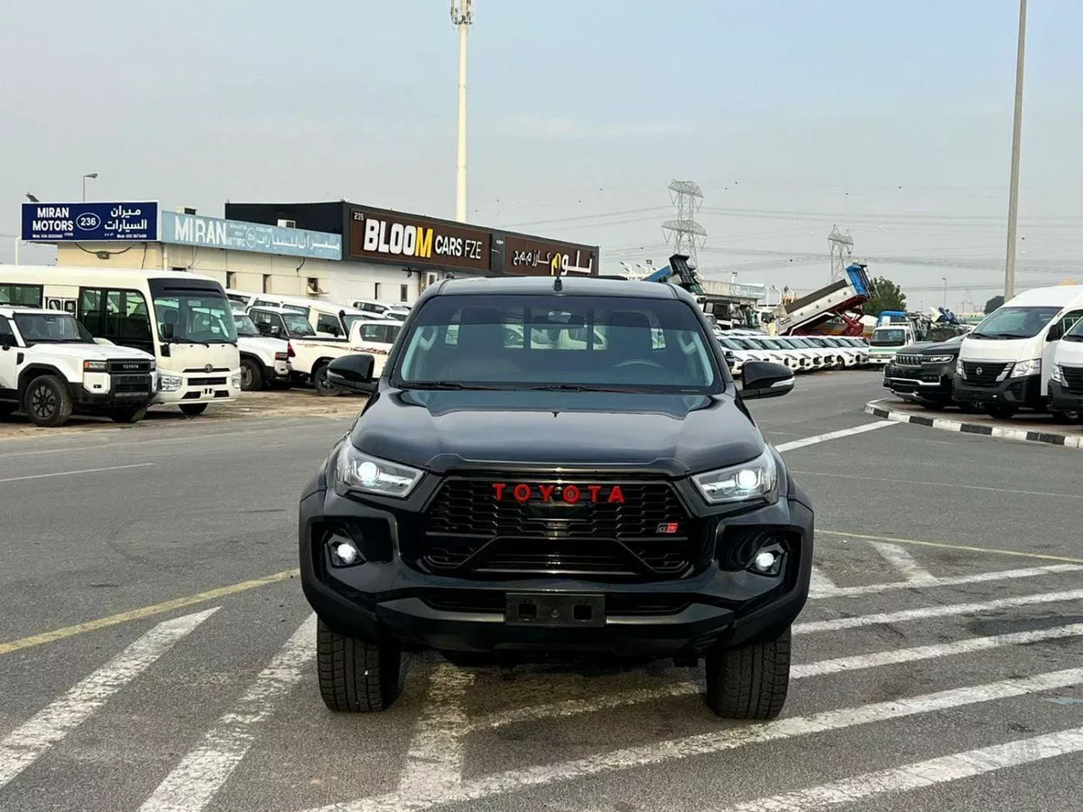 Toyota Hilux ADVENTURE 2021 Toyota Hilux - 2.7L V4 - GCC - Full Automatic Patrol - 4x4 AWD - Off Road Edition-1-0
