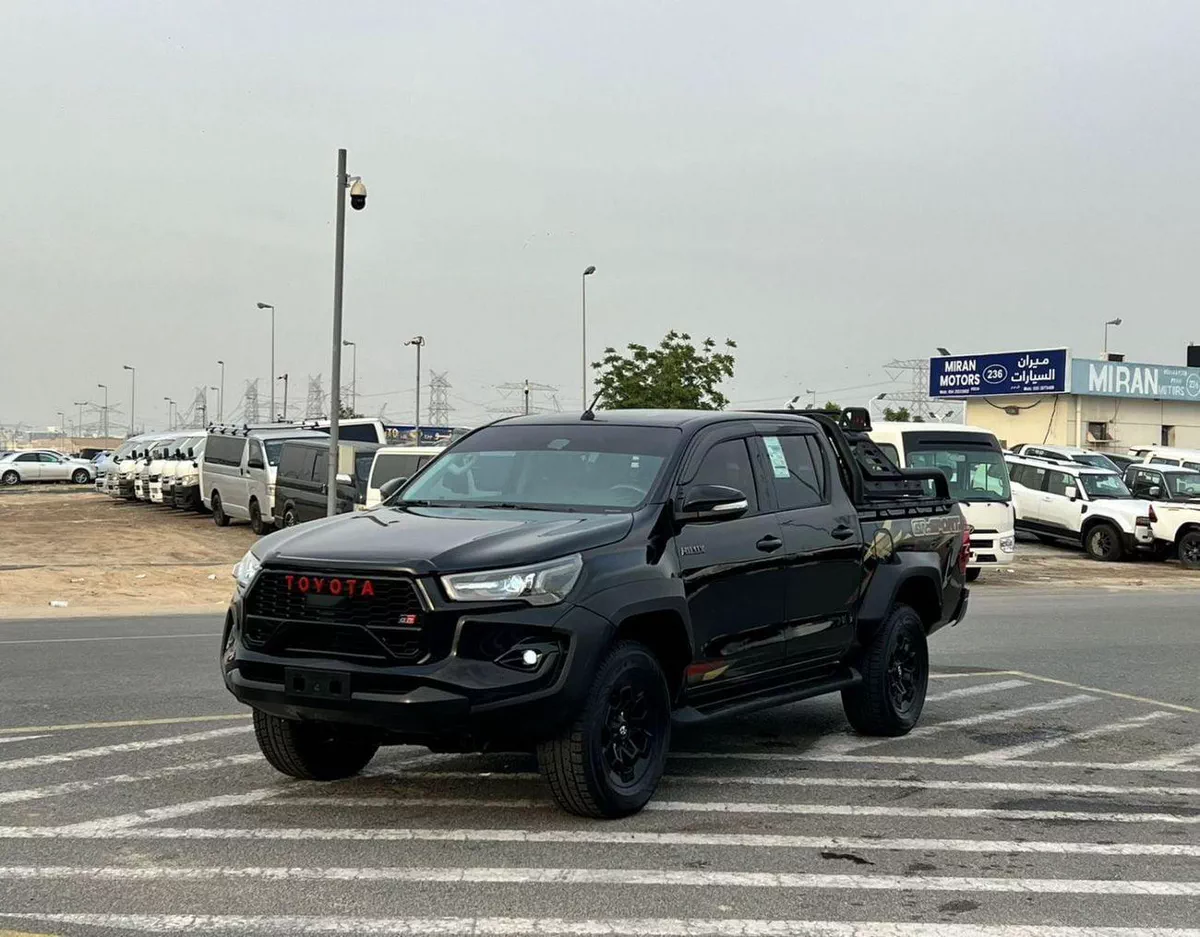 Toyota Hilux ADVENTURE 2021 Toyota Hilux - 2.7L V4 - GCC - Full Automatic Patrol - 4x4 AWD - Off Road Edition-2-0