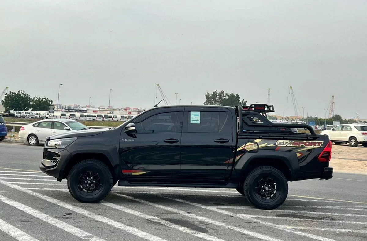 Toyota Hilux ADVENTURE 2021 Toyota Hilux - 2.7L V4 - GCC - Full Automatic Patrol - 4x4 AWD - Off Road Edition-3-0