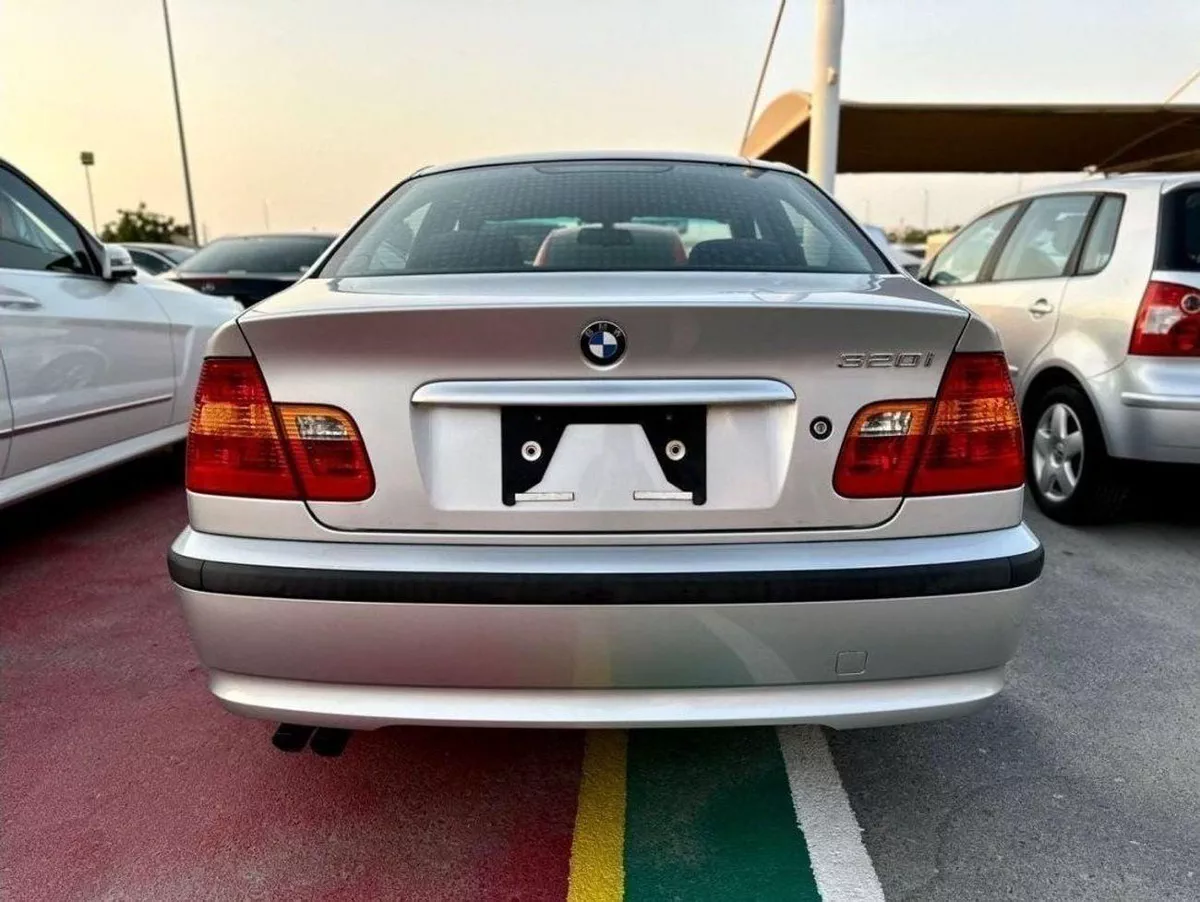 BMW 320i STD BMW 320 low mileage-4-0