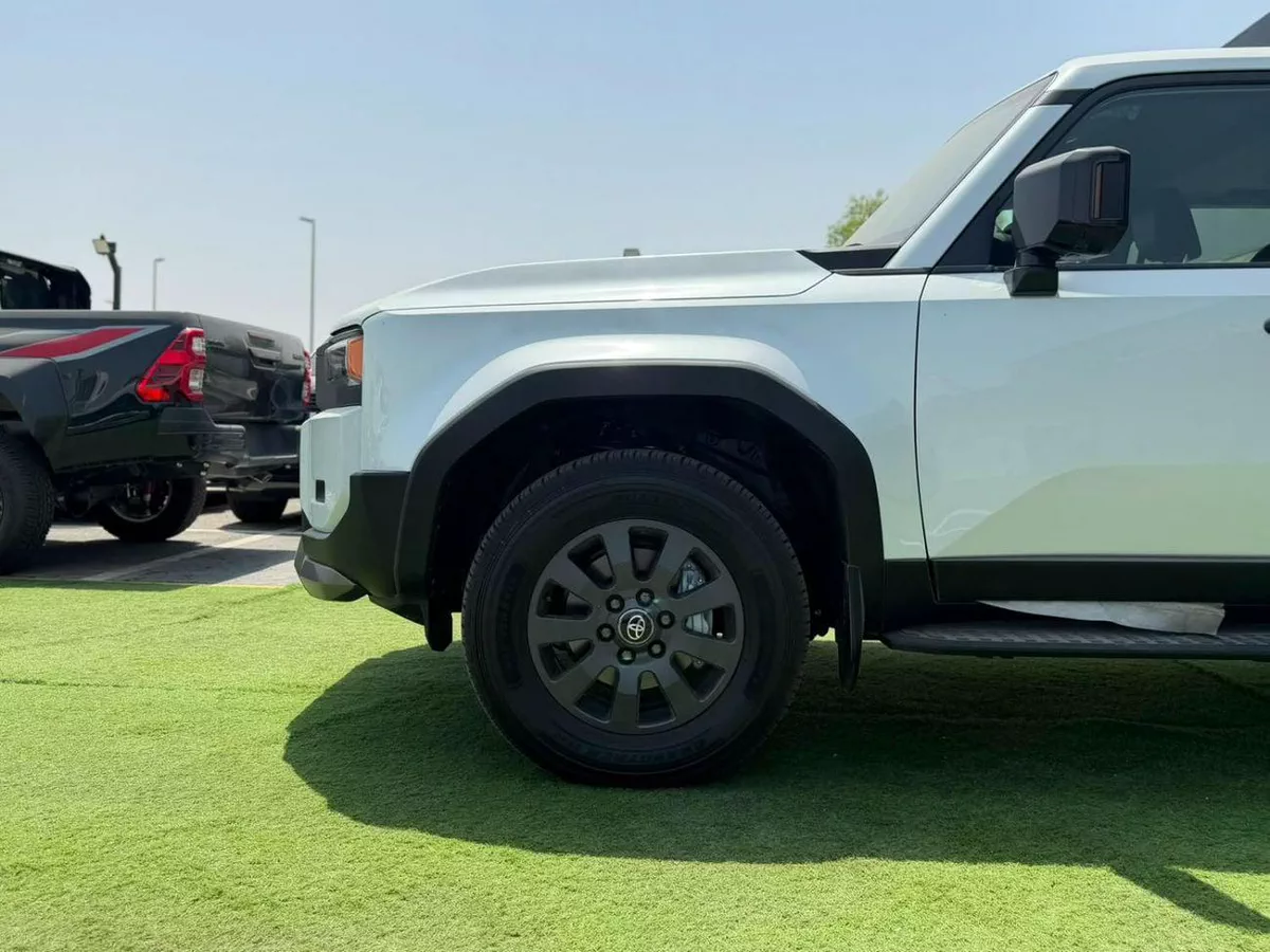 Toyota Prado VXR ADVENTURE-3-0
