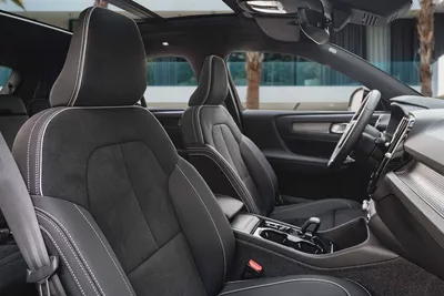 1,959 P.M |  XC40 B4 Ultimate Dark | 0% Downpayment | 2028 WARRANTY-10