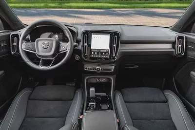 1,959 P.M |  XC40 B4 Ultimate Dark | 0% Downpayment | 2028 WARRANTY-7
