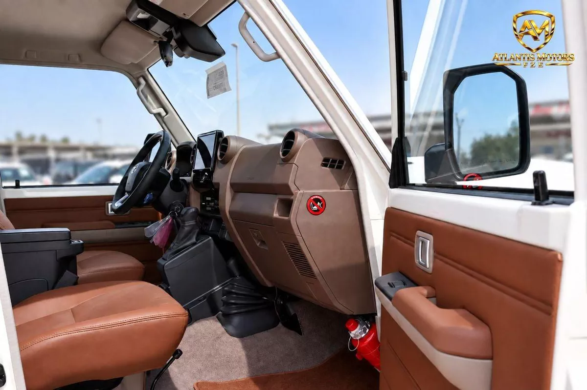 Toyota Land Cruiser 70 LC76 LX-6-0