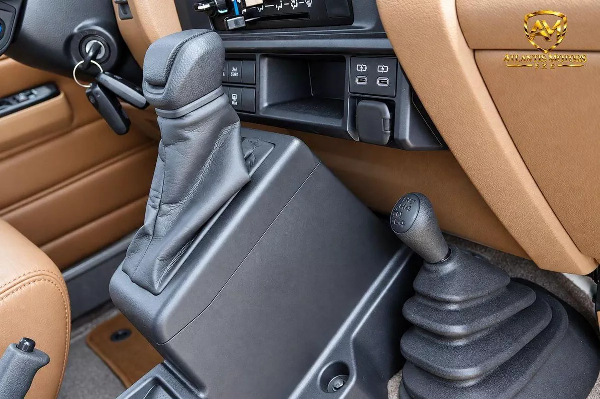 Toyota Land Cruiser 70 LC76 LX-8-0