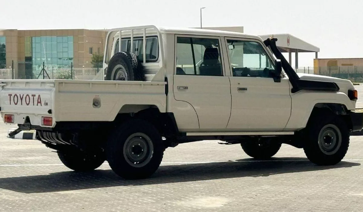 Toyota Land Cruiser Pick Up LAND CRUISER LC79 DC 4.2L V6 DIESEL MT-5-0