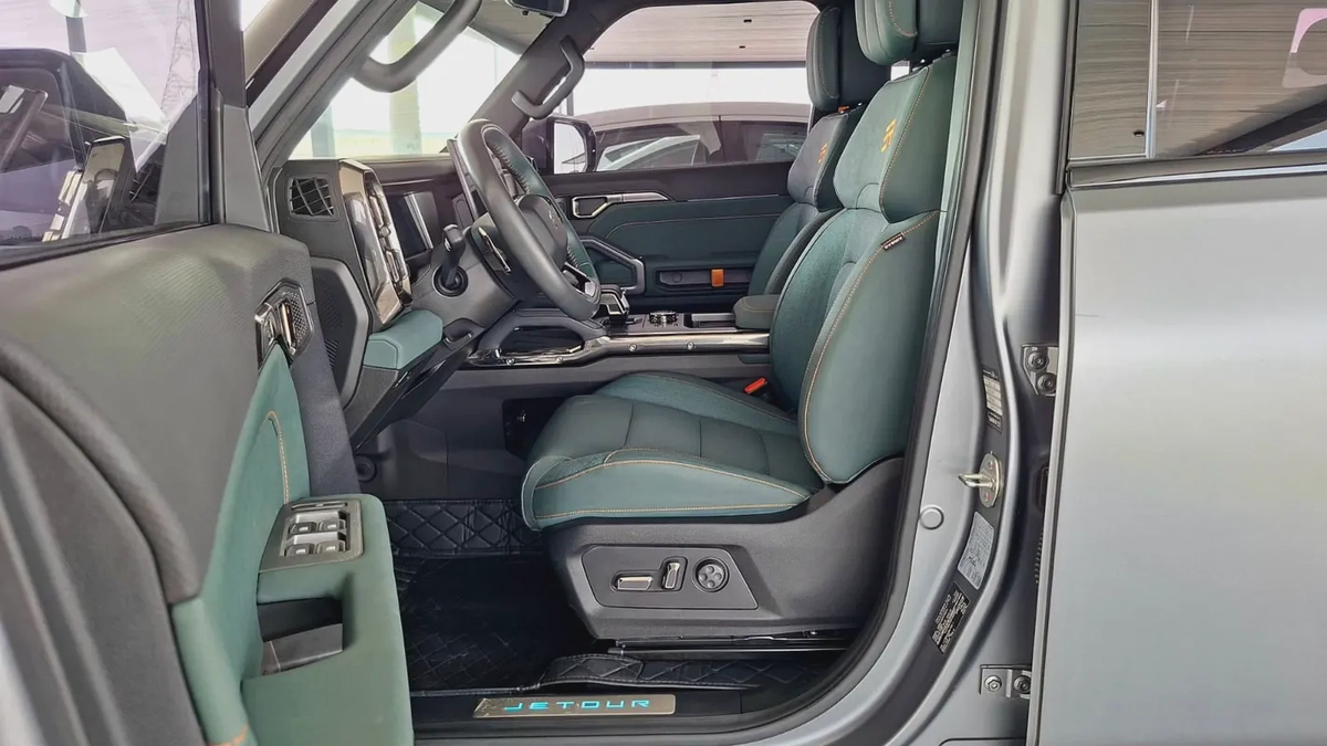 1705 AED MONTHLY- GCC l WARRANTY l 2.0L TURBO