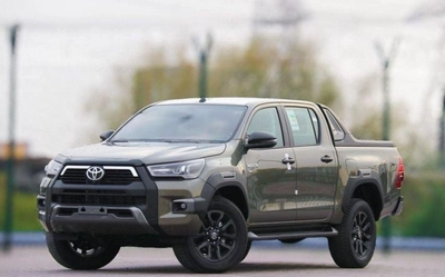 Toyota Hilux TOYOTA HILUX ADVENTURE PETROL 4.0L-0