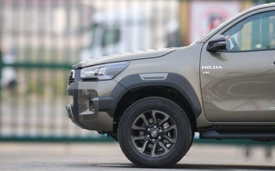 Toyota Hilux TOYOTA HILUX ADVENTURE PETROL 4.0L-2