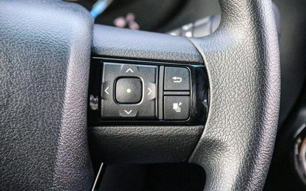 Toyota Hilux TOYOTA HILUX ADVENTURE PETROL 4.0L