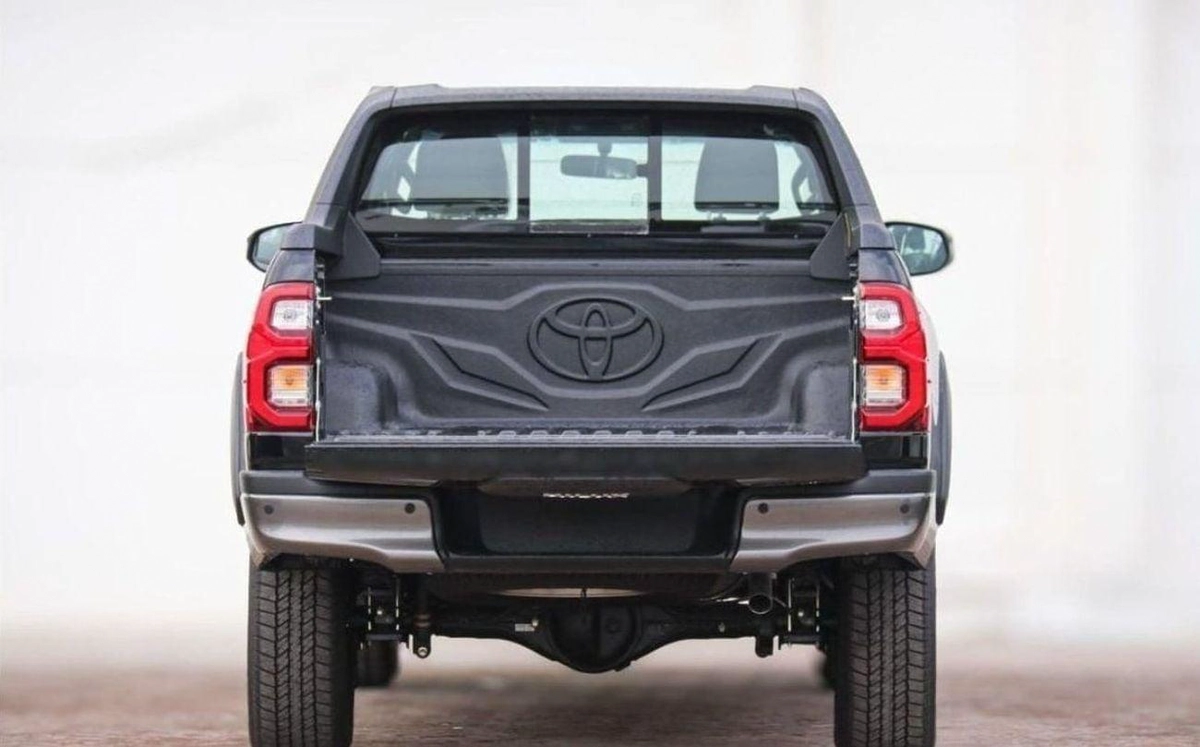 Toyota Hilux TOYOTA HILUX ADVENTURE PETROL 4.0L-5-0