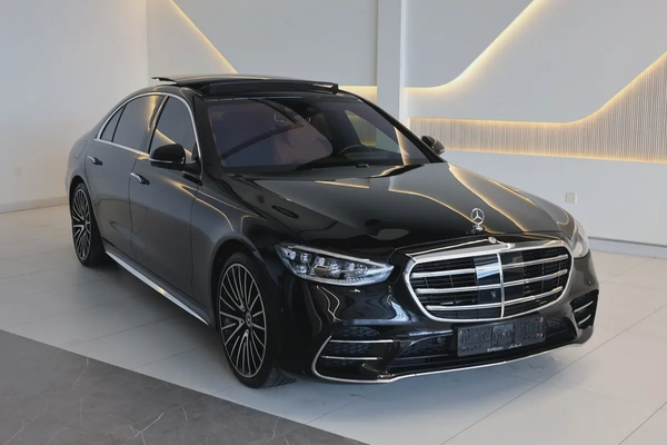 S500 4MATIC - GCC SPECS - WARRANTY / SERVICE 105,000 KM - FULL SERVICE HISTORY - ACCIDENT FREE -