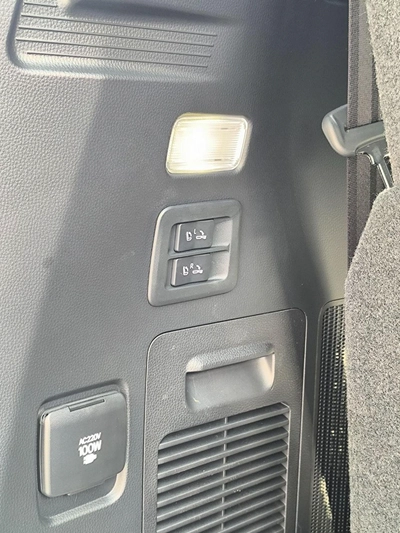 Toyota Land Cruiser VXR-8