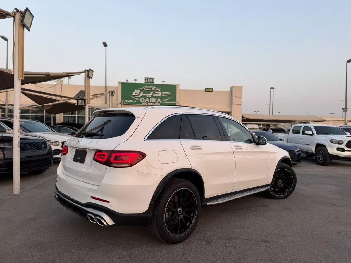 For sale Mercedes-Benz GLC 300 I (X253) Facelift, 2.0 l, 2022 in UAE, Sharjah-11-11