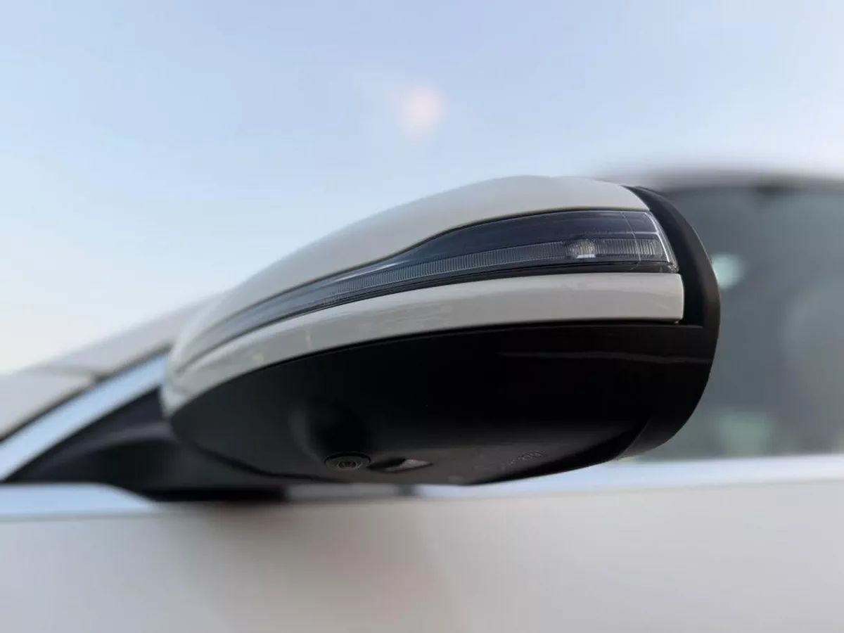For sale Mercedes-Benz GLC 300 I (X253) Facelift, 2.0 l, 2022 in UAE, Sharjah-4-4