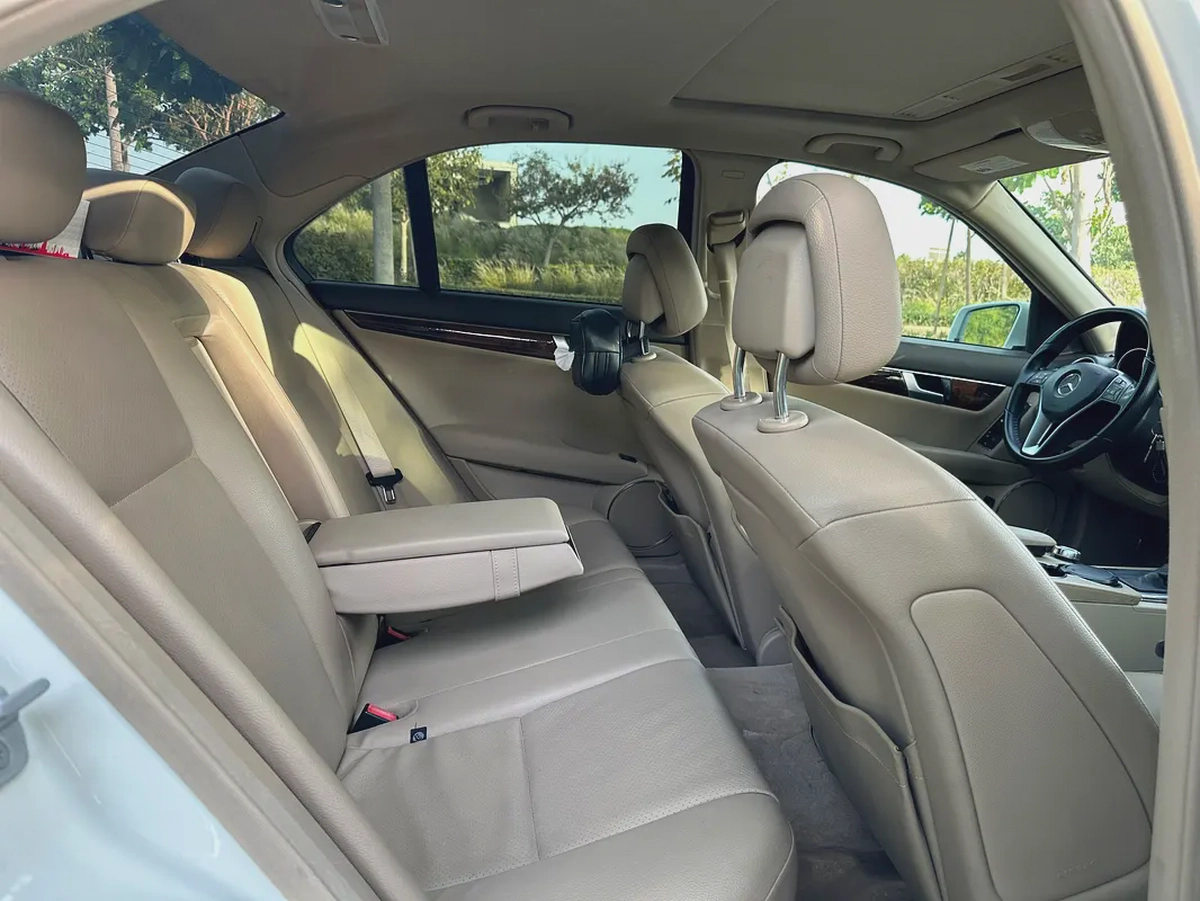 Mercedes-Benz C-Class C250 2012 - American Specs-7-7