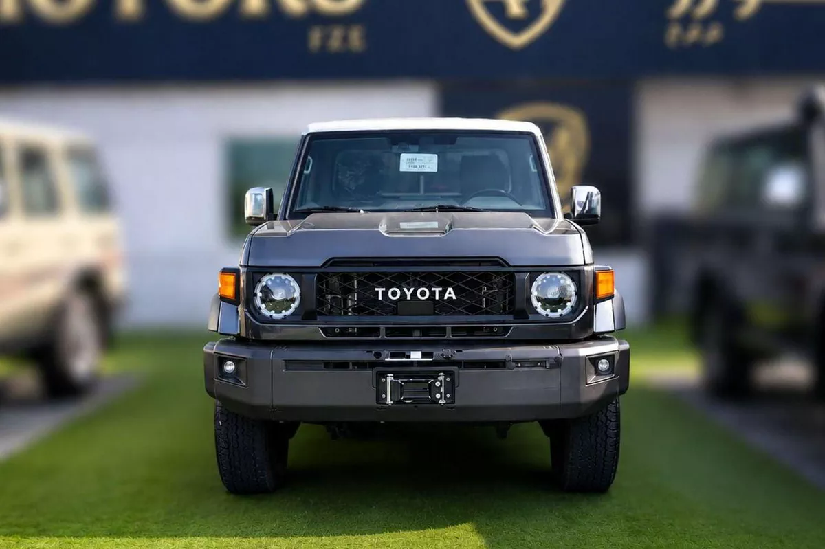 Toyota Land Cruiser Pick Up LC79 2.8 DIESEL MANUAL 2 DOOR-2-0