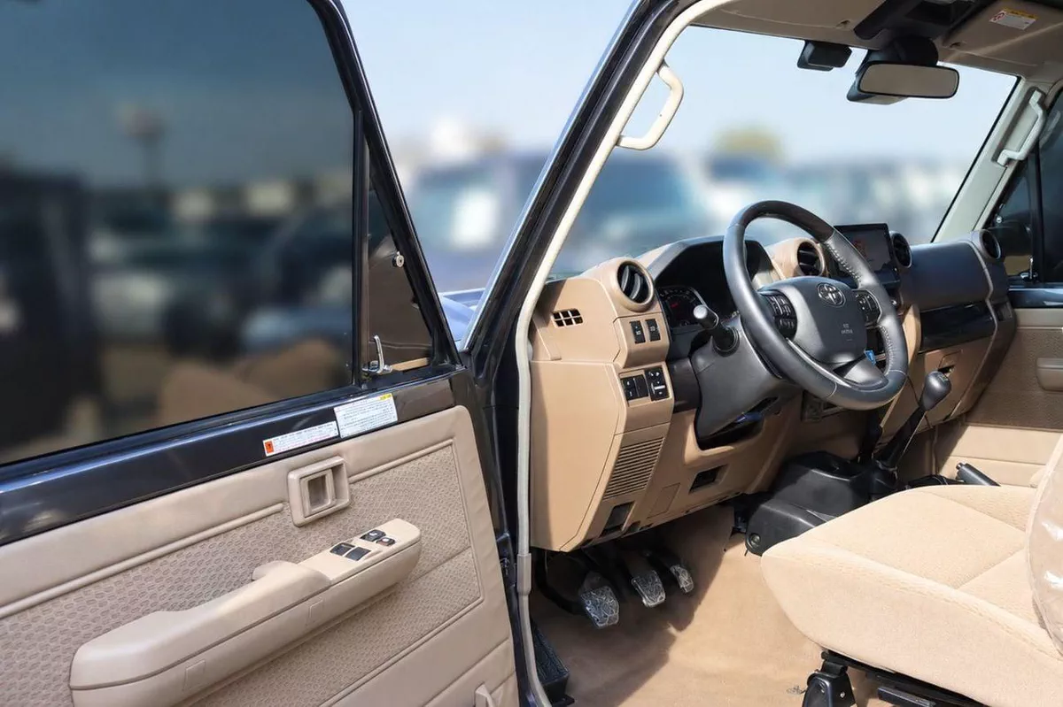 Toyota Land Cruiser Pick Up LC79 2.8 DIESEL MANUAL 2 DOOR-3-0