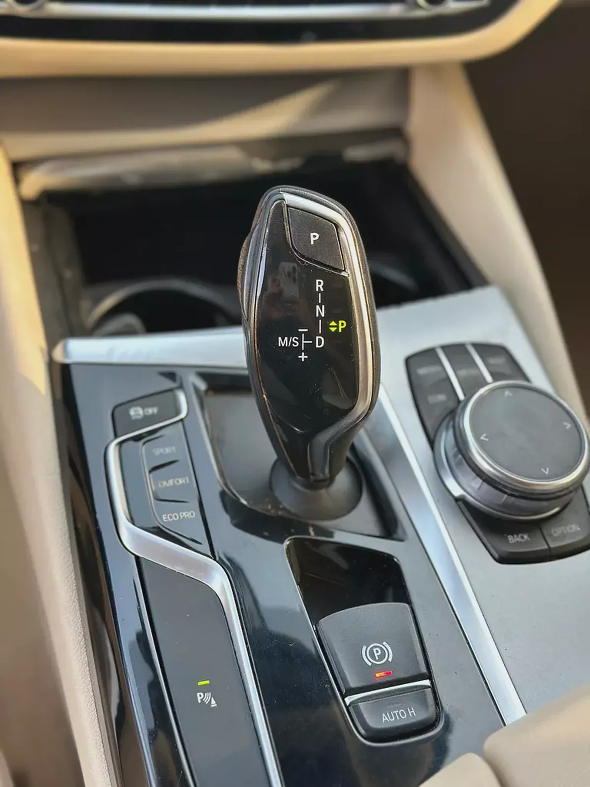 EXCELLENT CONDITION | GCC | 2018 | BMW 520I PREMIUM-9-9