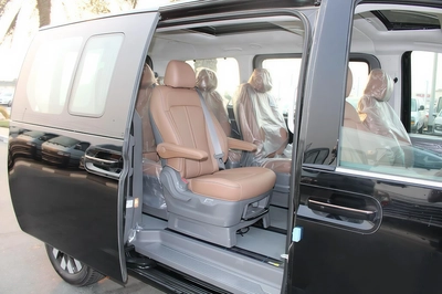 Hyundai Staria 3.5L V6 9 Seaters Luxury Plus Model 2026-16