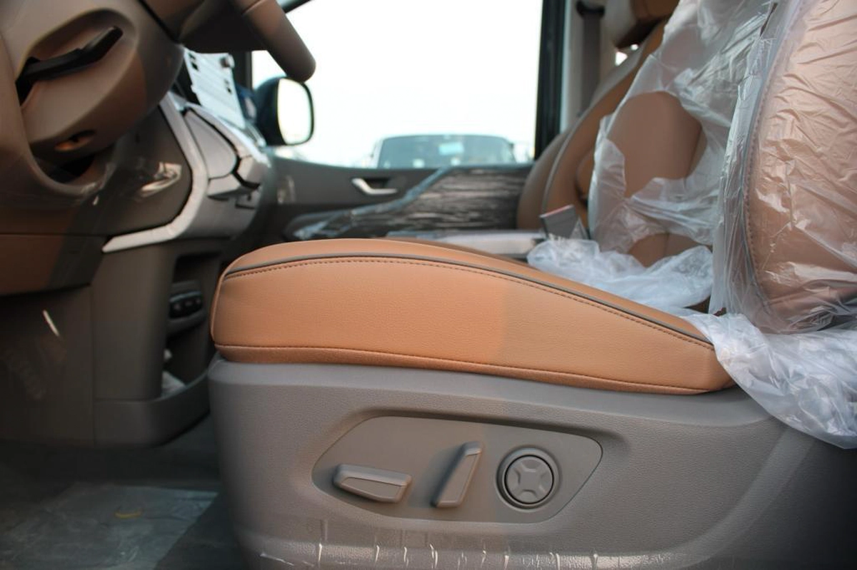 Hyundai Staria 3.5L V6 9 Seaters Luxury Plus Model 2026-8-8