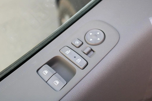 Hyundai Staria 3.5L V6 9 Seaters Luxury Plus Model 2026