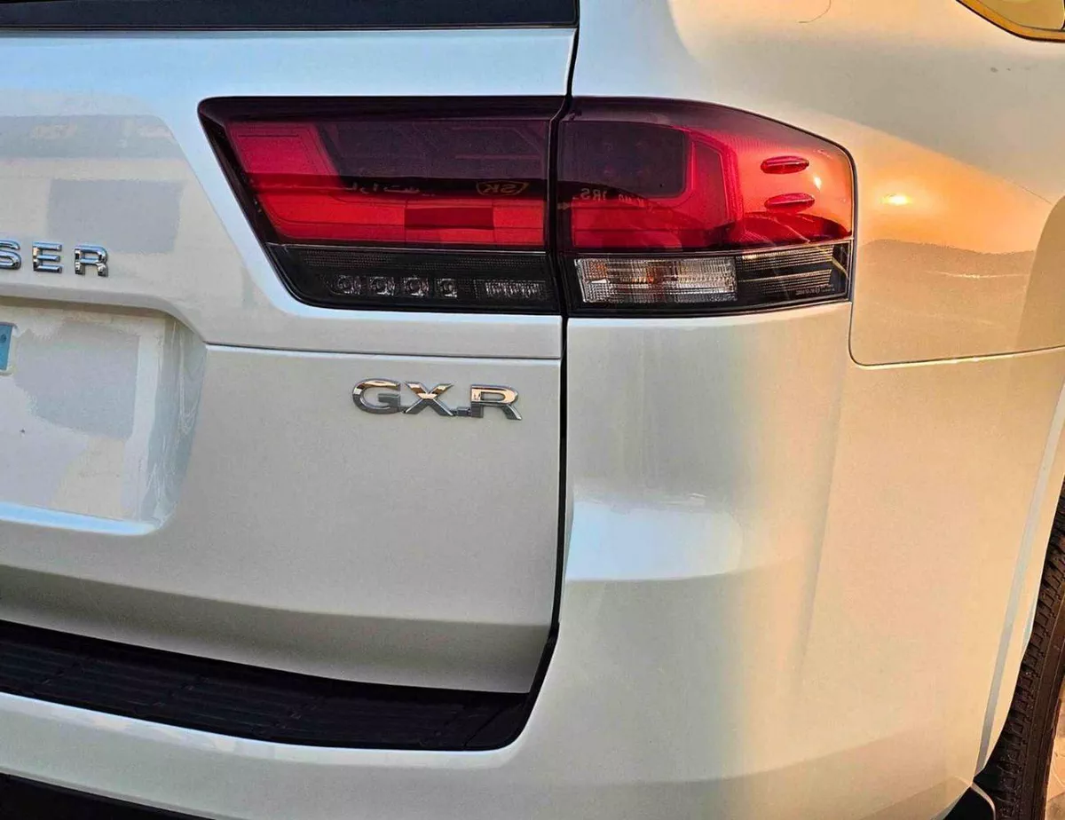 Toyota Land Cruiser GXR TWIN TURBO BASIC || PETROL AT 3.5L V6 4WD | DRIVER PWR SEAT (CODE # GXRPB2O) WHITE 2026-8-0