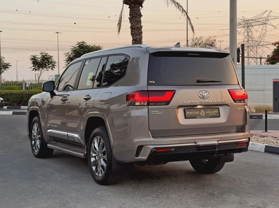 2024 Toyota Land Cruiser GXR 3.5 Twin Turbo, Under Warranty, GCC Specifications-4